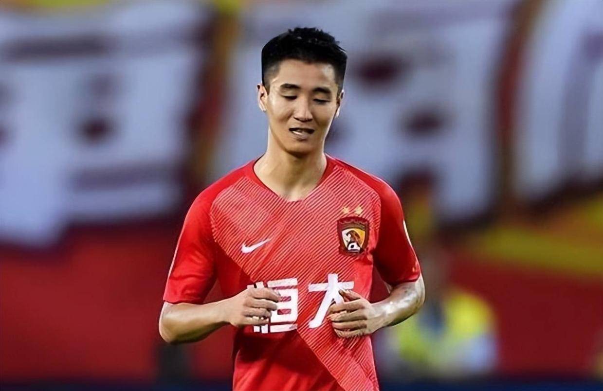 每当成都蓉, 日官宣离开, 韦世豪在葡